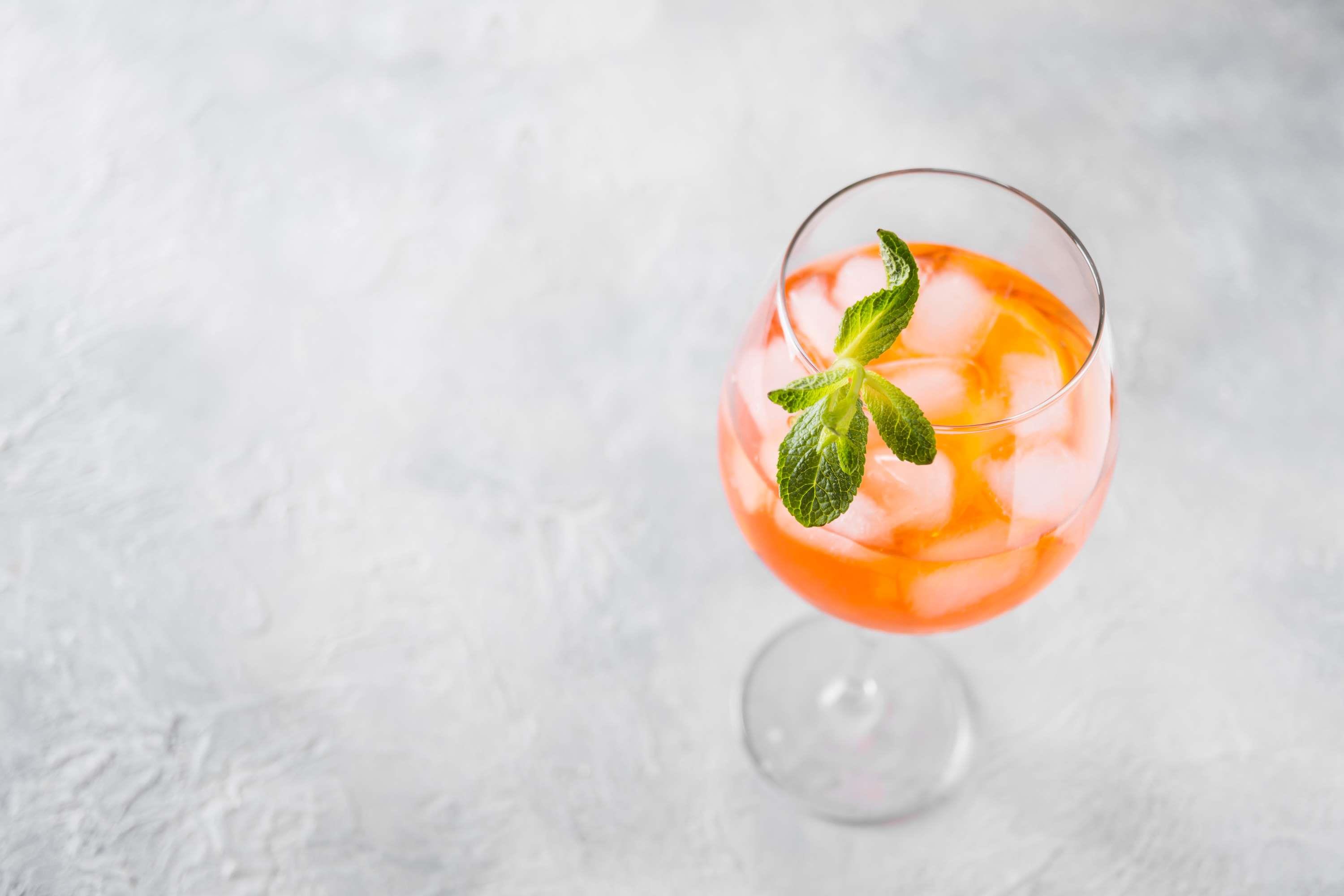 Pia Peach BIO Weinbergpfirsich Likör 0.5 l, 18 vol% Pia Peach BIO Weinbergpfirsich Likör 0.5 l, 18 vol%